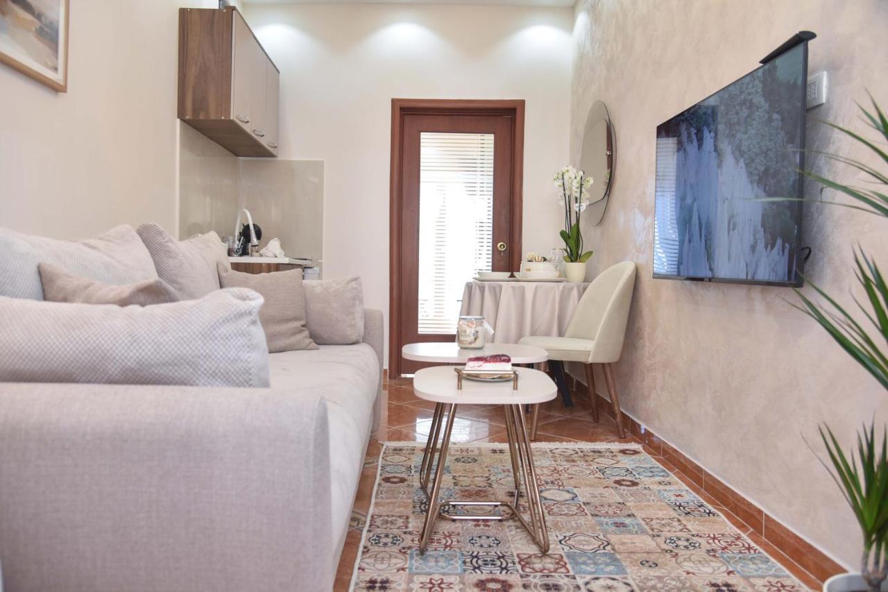 Beach House Petrovac Bagian luar foto